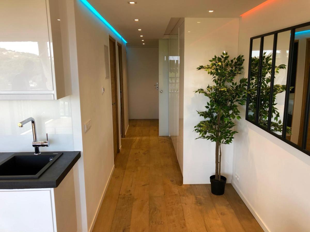 Appartement Climatise Refait A Neuf - Vue Mer Saint-Tropez - Piscine- 50M Plage Gassin Zewnętrze zdjęcie