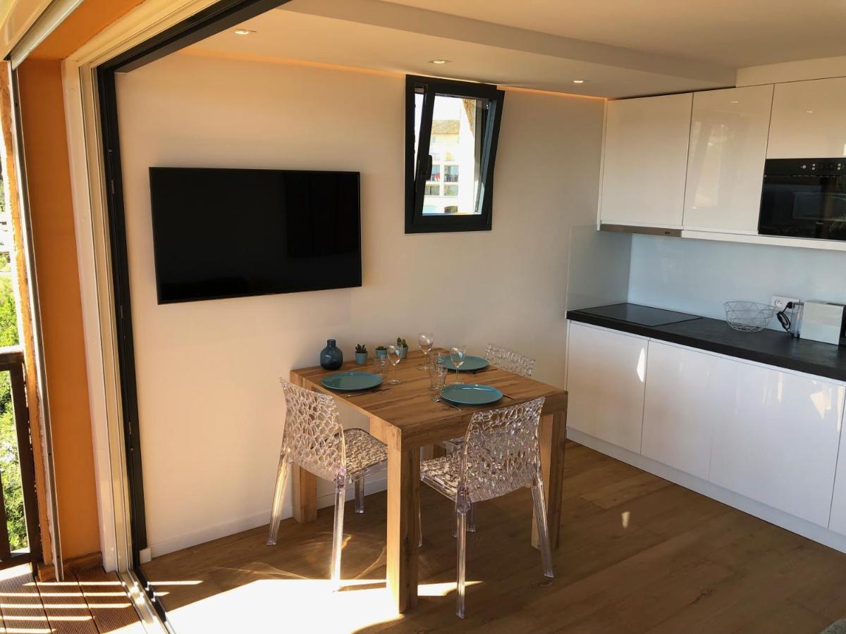 Appartement Climatise Refait A Neuf - Vue Mer Saint-Tropez - Piscine- 50M Plage Gassin Zewnętrze zdjęcie