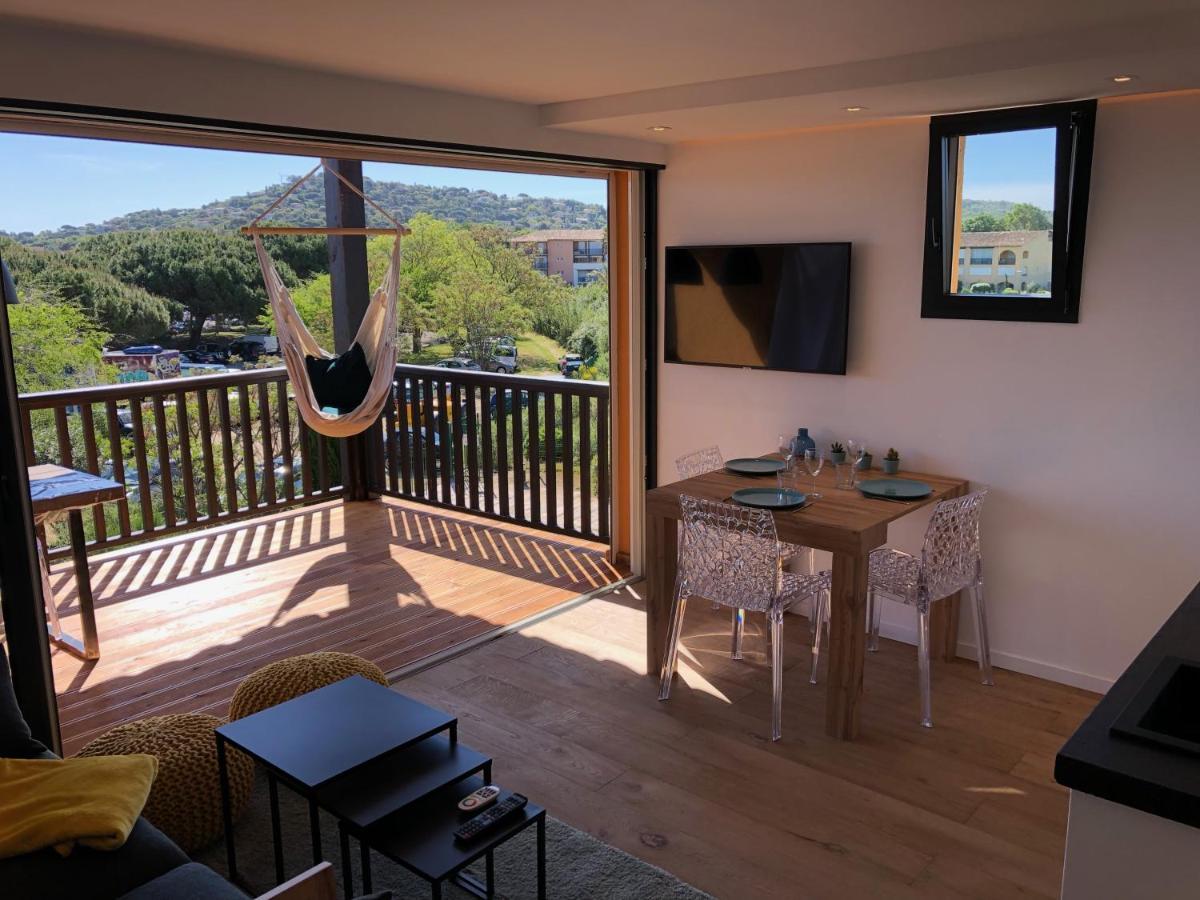 Appartement Climatise Refait A Neuf - Vue Mer Saint-Tropez - Piscine- 50M Plage Gassin Zewnętrze zdjęcie