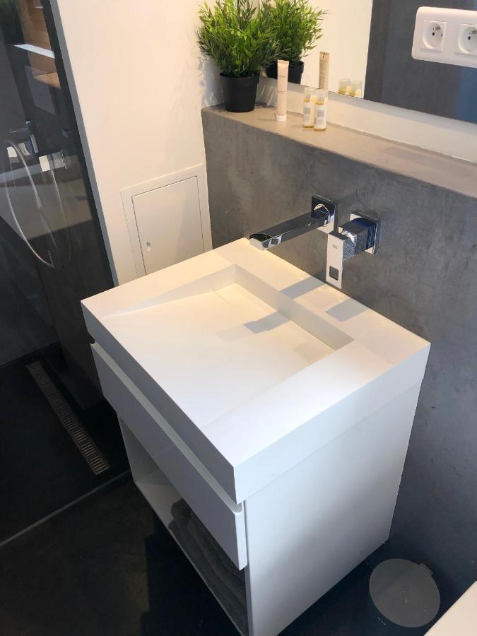 Appartement Climatise Refait A Neuf - Vue Mer Saint-Tropez - Piscine- 50M Plage Gassin Zewnętrze zdjęcie